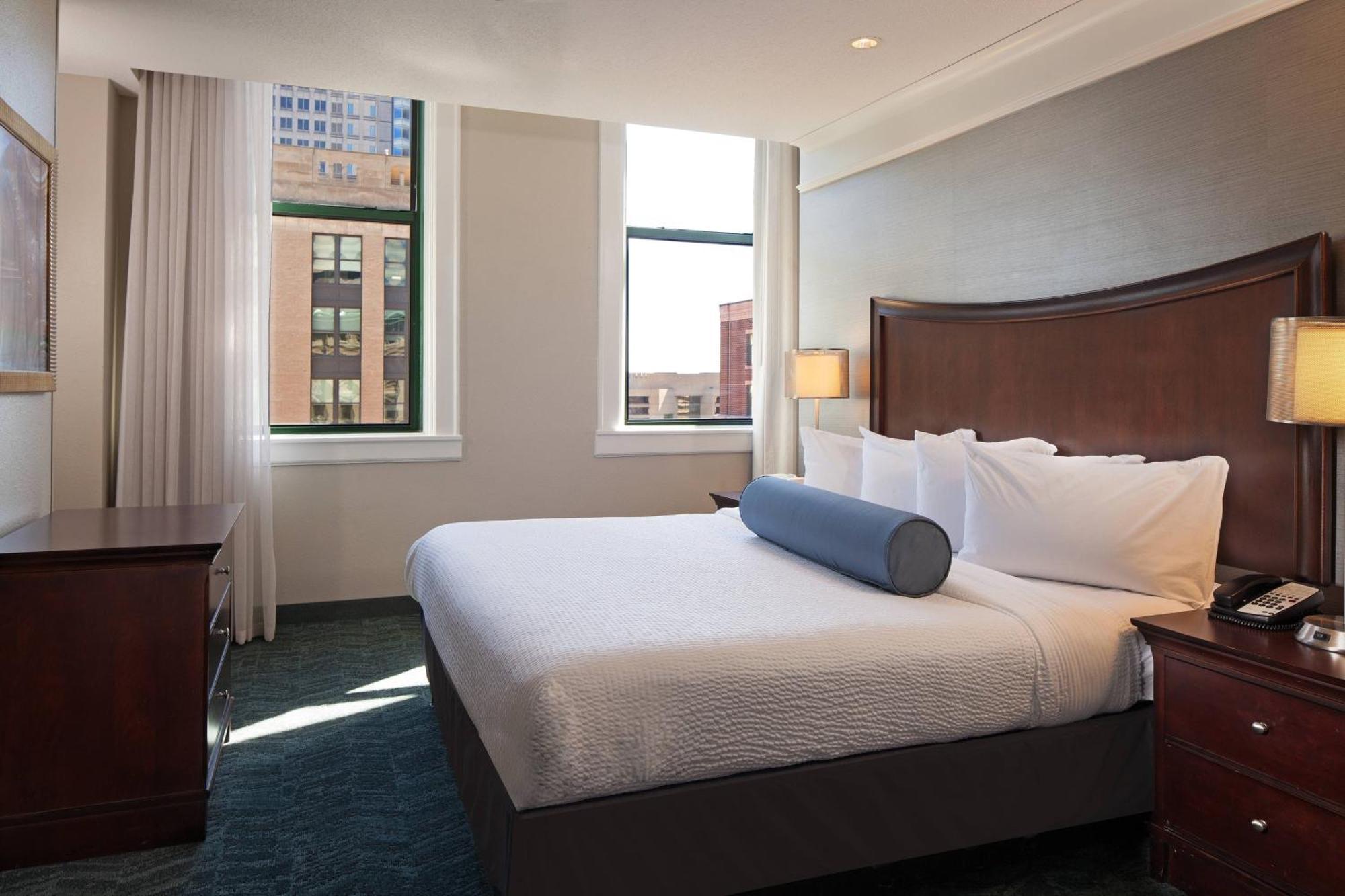 Springhill By Marriott Downtown/inner Harbor 3*